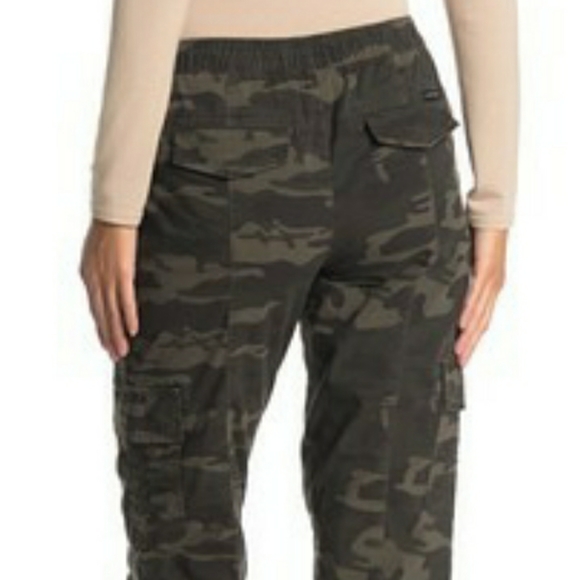 NWT Sanctuary Camo Poplin Cargo Crop Pants - Picture 4 of 5